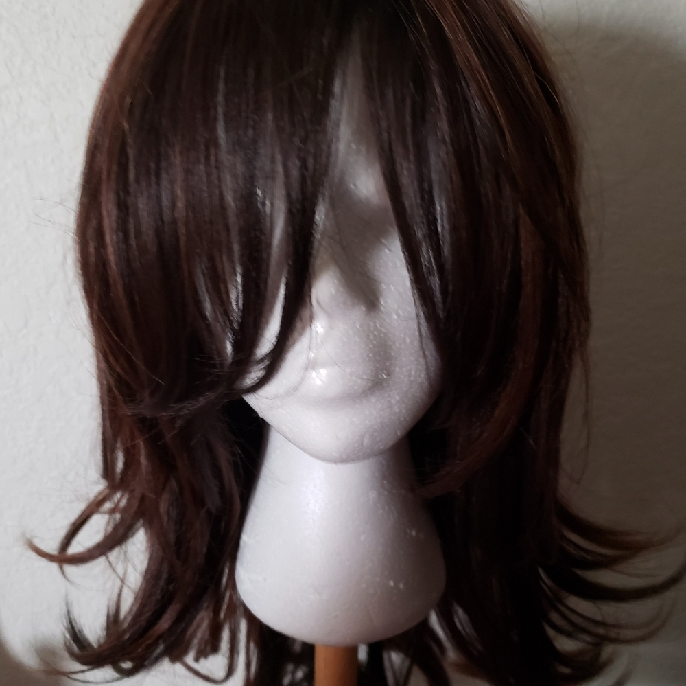 BRAND NEW WOMANS BROWN WIG